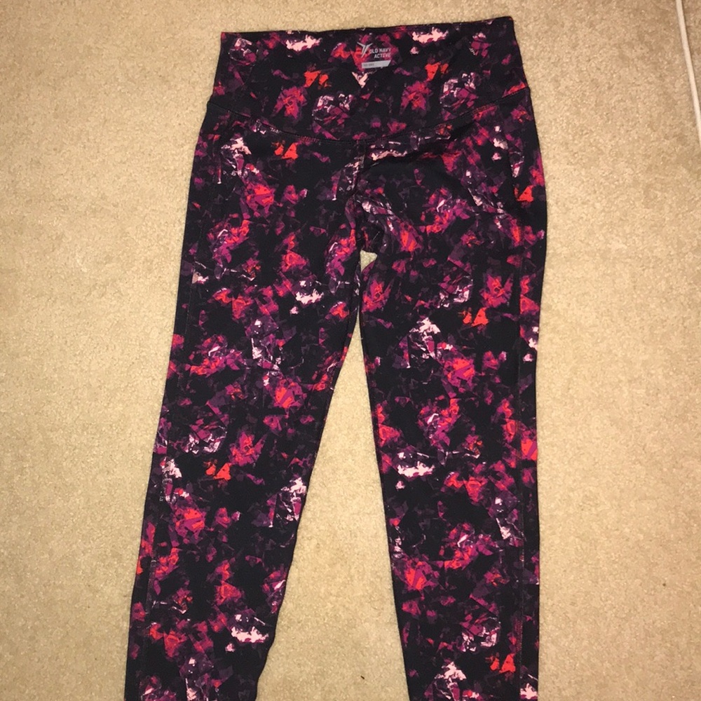 Old Navy active cropped pattern leggings